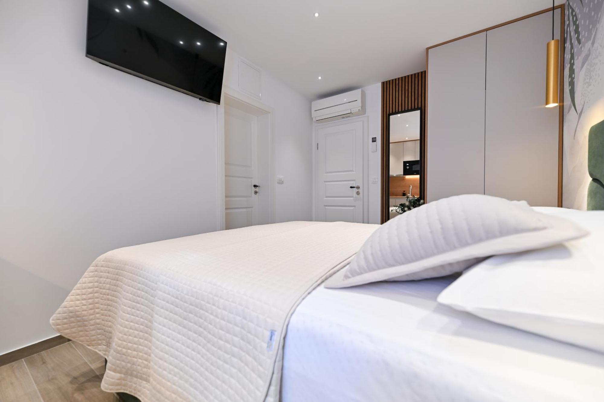 Apartments And Rooms Nekic Zadar Exterior photo
